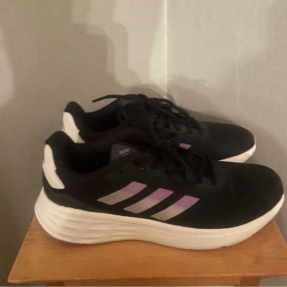 Adidas Light Motion Women’s Navy Blue/ Purple/White Sneakers Size 7 HP5675 - Picture 2 of 13